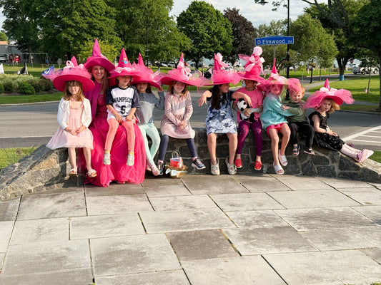 💐The Girl Scout Daisy Troop Create Witch Hats!